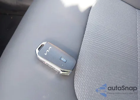 2023 Kia Niro Ev Wind z USA, uszkodzony, nr VIN KNDCR3L17P5039707